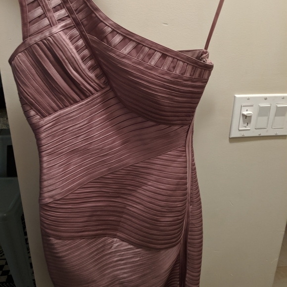 BCBG max Azaria dusty rose bandage dress - Picture 2 of 3